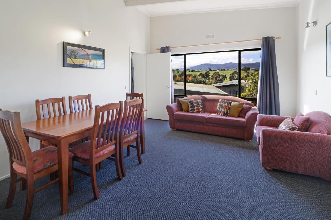 Off Mountain Accommodation Merrijig Exterior foto